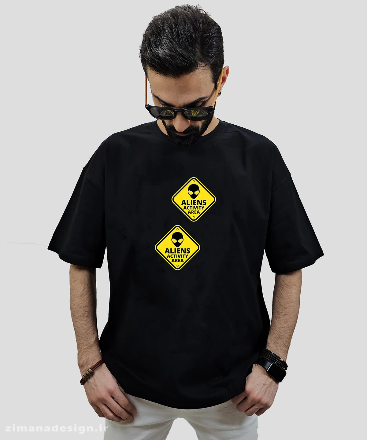 zimanaproduct-0779-l-b0 تیشرت لش مردانه و زنانه طرح Alien on board کد 779 - Image 1